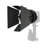 Amaran Mini Fresnel - soczewka Fresnela do lamp Ray 60c / 120c (z wrotami, 15º-30º, Bowens) - przykład użycia