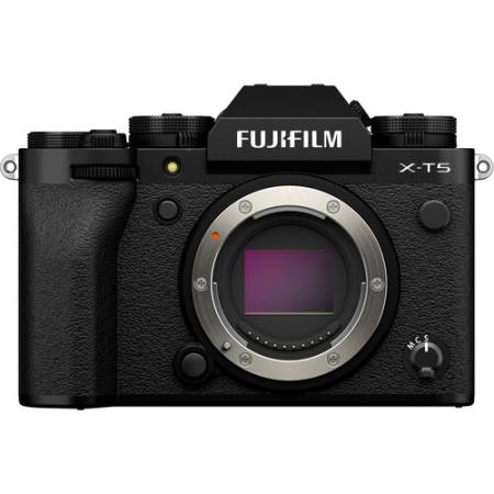 FUJIFILM X-T5 + XF16-80 - zestaw, aparat bezlusterkowy 40.2Mpx, APS-C + obiektyw 16-80mm, F4 (czarny) - przód