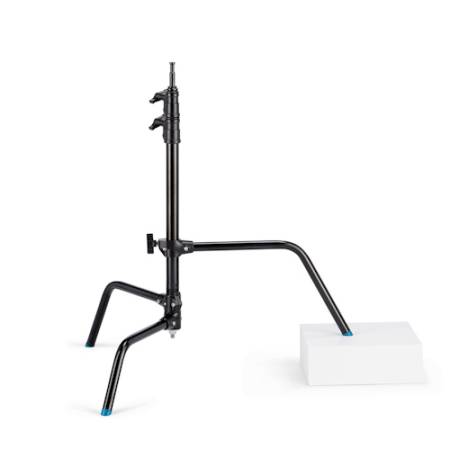 Manfrotto Avenger A2018LCB - statyw oświetleniowy C-Stand z regulacją nogi (84-175cm, udźwig 8kg, 3-sekcyjny, czarny) - przykład użycia