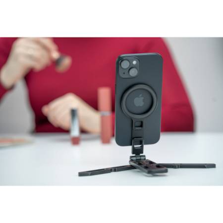 Newell M-Stand - mini statyw, uchwyt do smartfona, magnetyczny MagSafe (funkcja ArcaSwiss) - przykład użycia