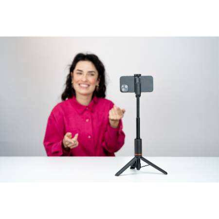 Newell M-Pod Pro - 2w1, mini statyw i selfie stick do smartfona (+pilot, 22-59cm, udźwig 0,8kg) - przykład użycia