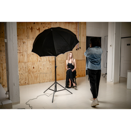 Newell Parasolka-softbox 140 cm - modyfikator światła, parasolka typu softbox, 140cm (odbijająca) - przykład użycia