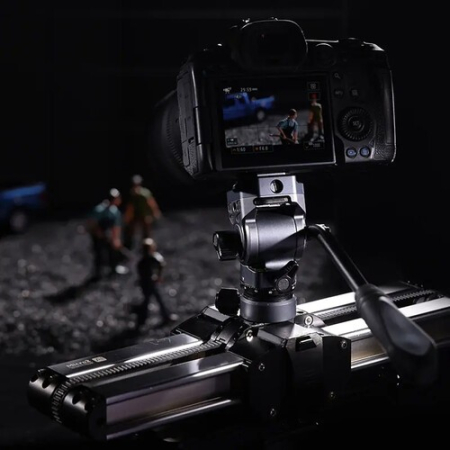 Ulanzi F38 (E004GBA1) - głowica video / olejowa (360°, udźwig 3kg, płaska baza) - przykład użycia
