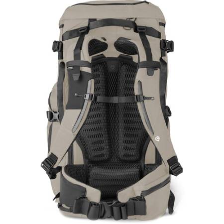 Wandrd Fernweh 50 M/L - plecak fotograficzny / trekkingowy z szelkami i pasem biodrowym, 50L, beżowy - tył