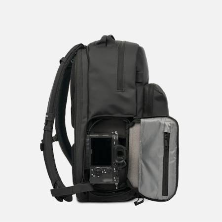 Wandrd Prvke 31 Pocket - plecak fotograficzny typu Pocket, 31L, czarny - przykład użycia
