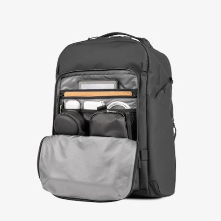 Wandrd Prvke 31 Pocket Photo Bundle - plecak fotograficzny typu Pocket 31L + akcesoria, czarny - przykład użycia