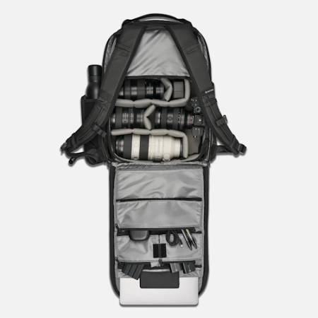 Wandrd Prvke 31 Pocket Photo Bundle - plecak fotograficzny typu Pocket 31L + akcesoria, czarny - przykład użycia