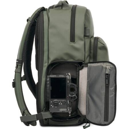 Wandrd Prvke 31 Pocket Photo Bundle - plecak fotograficzny typu Pocket 31L + akcesoria, zielony - przykład użycia