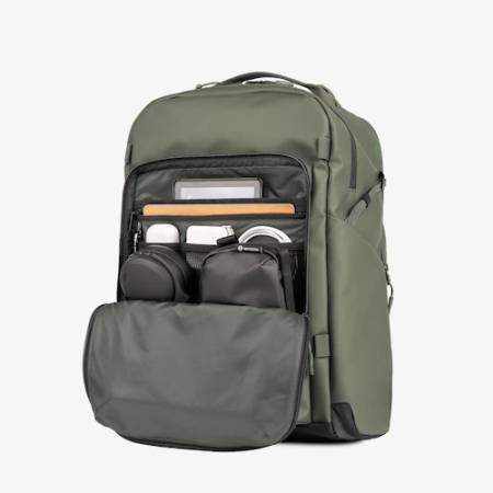 Wandrd Prvke 31 Pocket Photo Bundle - plecak fotograficzny typu Pocket 31L + akcesoria, zielony - przykład użycia