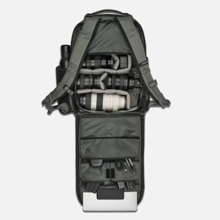 Wandrd Prvke 31 Pocket Photo Bundle - plecak fotograficzny typu Pocket 31L + akcesoria, zielony - przykład użycia