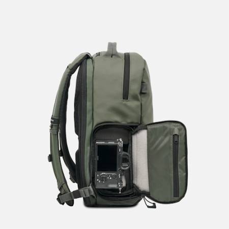 Wandrd Prvke 21 Zip - plecak fotograficzny typu Zip, 21L, zielony - przykład użycia