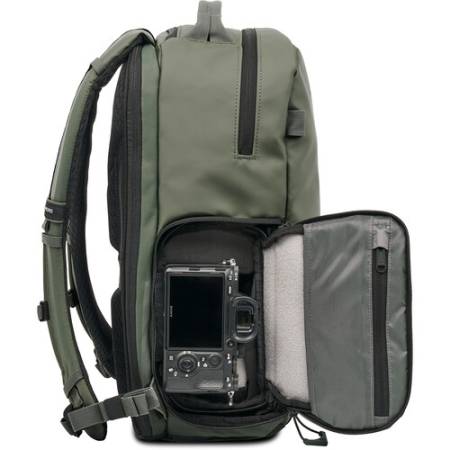 Wandrd Prvke 31 Zip Photo Bundle - plecak fotograficzny typu Zip 31L + akcesoria, zielony - przykład użycia