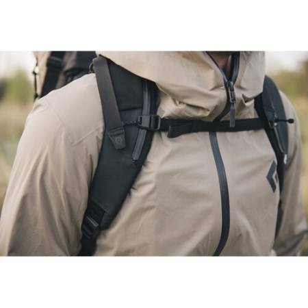 Wandrd Fernweh Shoulder Straps - szelki, podwójne paski do plecaków Fernweh (S/M, czarne) - przykład użycia