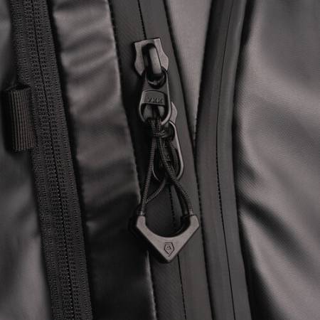 Wandrd Worryless Locking Zipper Pullers - uchwyty / przywieszki do zamków błyskawicznych, 6 sztuk (czarne) - przykład użycia