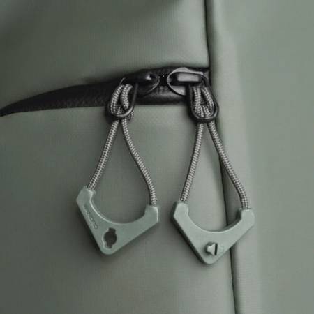 Wandrd Worryless Locking Zipper Pullers - uchwyty / przywieszki do zamków błyskawicznych, 6 sztuk (zielone) - przykład użycia