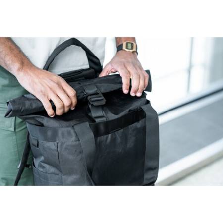 Wandrd Tote Backpack - 2w1, plecak / torba fotograficzna (20L, czarna) - przykład użycia