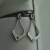 Wandrd Worryless Locking Zipper Pullers - uchwyty / przywieszki do zamków błyskawicznych, 6 sztuk (zielone) - przykład użycia