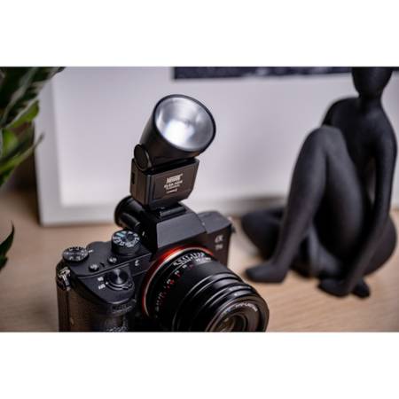 Newell Elea Mini - lampa błyskowa 5600 K, NL5276 - przykład użycia