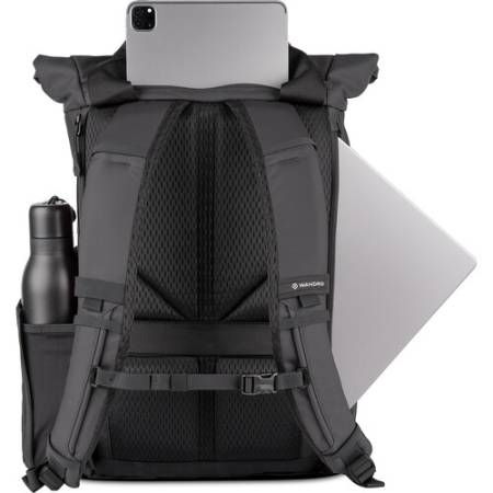 Wandrd Prvke EDC 18L - plecak fotograficzny (EDC, roll-top 15-19L), czarny - przykład użycia
